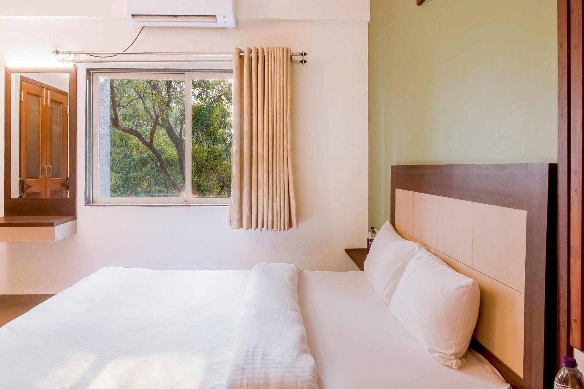 Sterling Stolen Heaven Lonavala Hotel Værelse billede